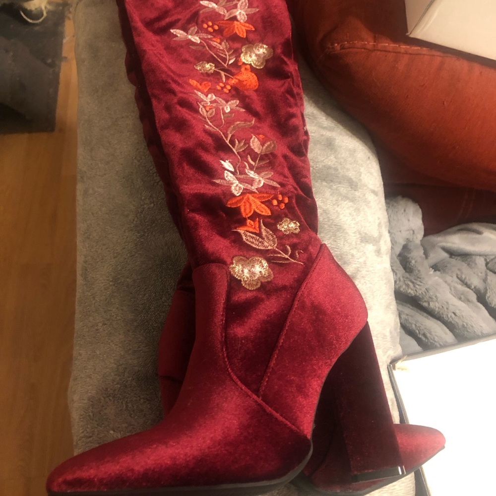 Beautiful floral knee high boots ❤️